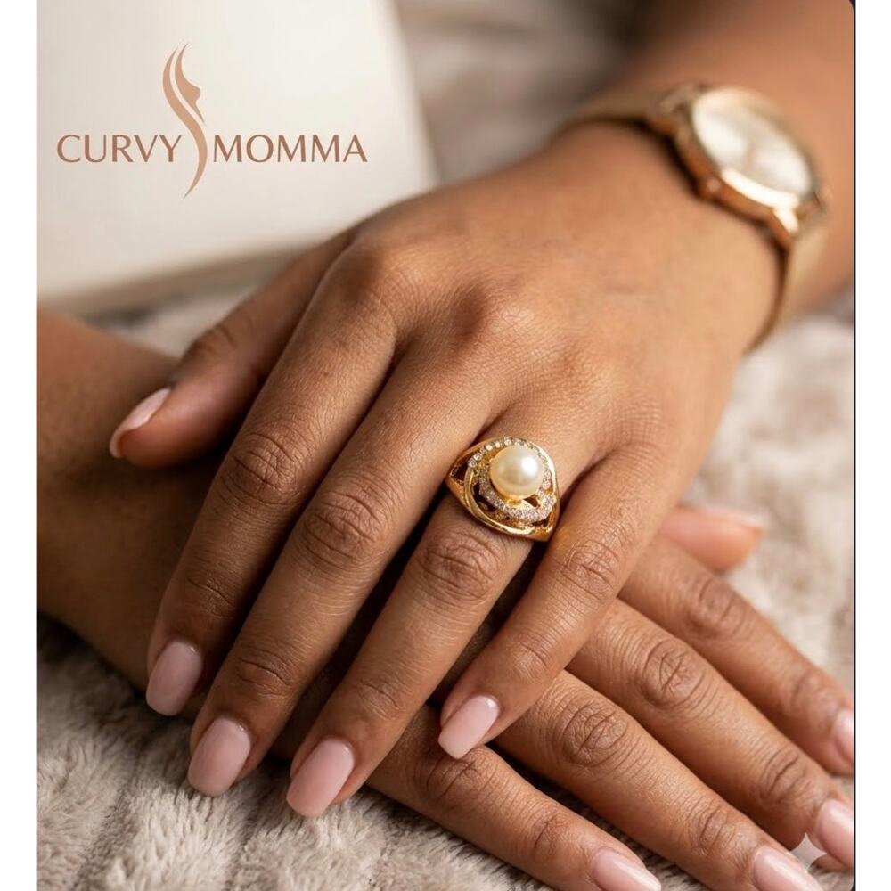 Modern Luxe Pearl Halo Ring – Chunky Gold Cocktail Statement Ring - Picture 3 of 5